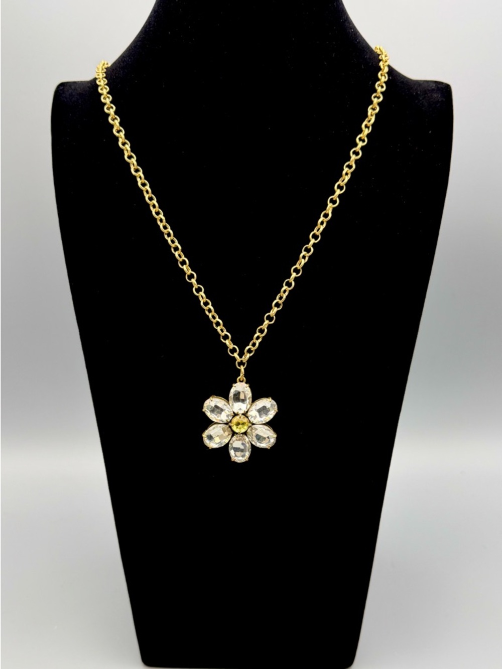 Ann Taylor Gold Tone Flower Pendant Necklace Rhinestone 30” Chain